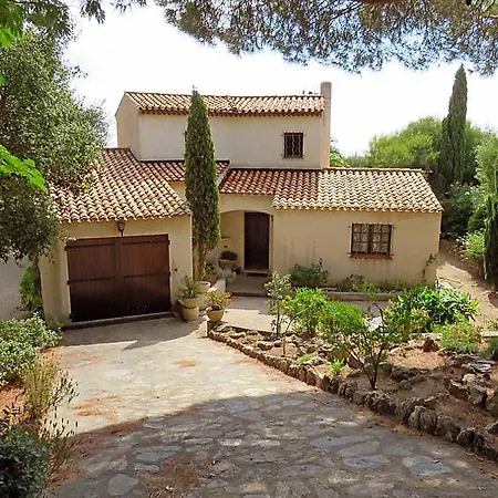 Holiday home Cavalaire-sur-mer Sleeps 10 Pool Wifi Cavalaire-sur-Mer