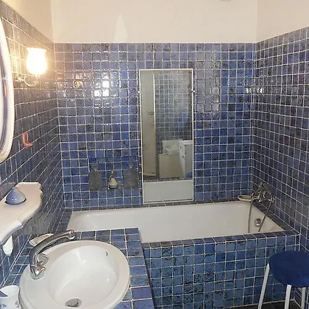 Cavalaire-sur-mer Sleeps 10 Pool Wifi